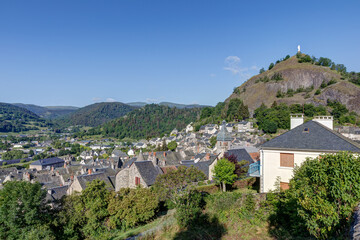Fototapeta na wymiar Vue sur les toits de Murat : cité de caractère dans le Cantal - Auvergne