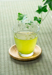 冷たく冷やしたお茶、日本のお茶