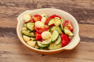 Salad with vegetables and mozzarlla