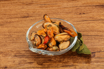 Pickled mussels in the bowl
