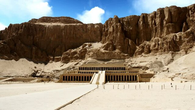 Queen Hatsheput Temple , Luxor ,Egypt