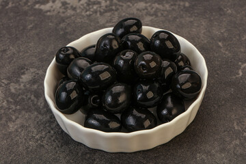 Black olives in the bowl