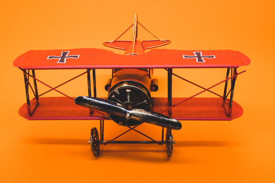 avi&atilde;o de mentira