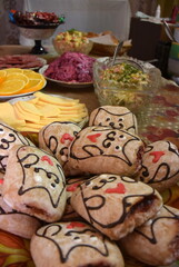 festive table-drinks and delicious food as well as snacks