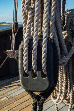 Three rope fishing vessel pulley