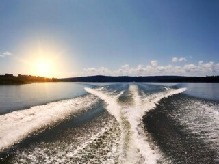 Sol encanta as aguas