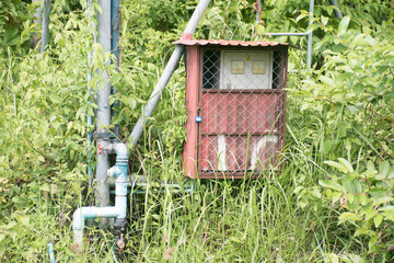 The water meter was installed next to the water column.