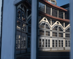 Obraz premium reflection of heritage building