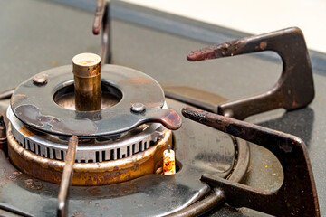 【家事イメージ】油汚れのついたガスコンロ