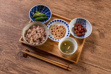 ご飯と味噌汁　Brown rice Japanese food