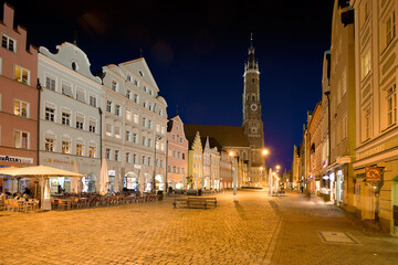 Landshut City bei Nacht zur blauen Stunde