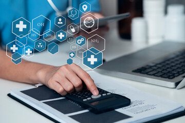 Obraz premium Medical technology and futuristic concept. Doctor hologram modern virtual screen interface. 