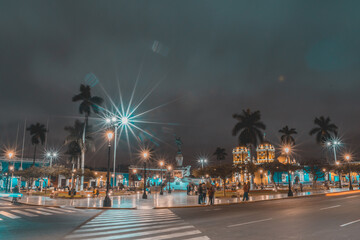 HERMOSO PAISAJE NOCTURNO DE TRUJILLO