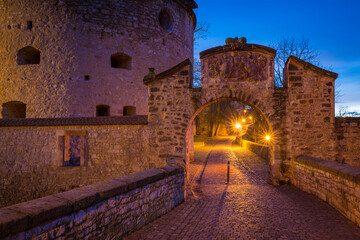 Eingang zur Burg Querfurt im Saalekreis am Abend