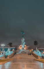 HERMOSO PAISAJE NOCTURNO DE TRUJILLO