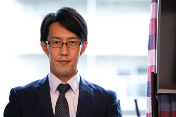 信頼性と堅実性のありそうな弁護士（士業）のポートレート