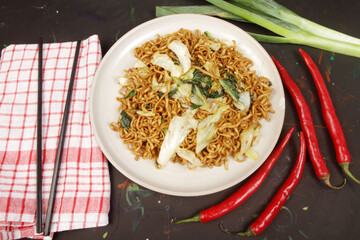 noodles with vegetables