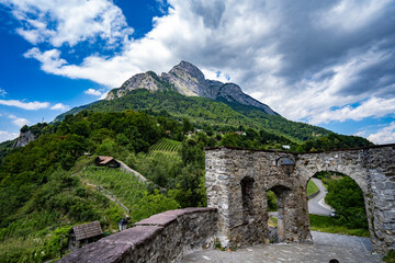 Schloss Sargans blauer Himmel mit Wolken 