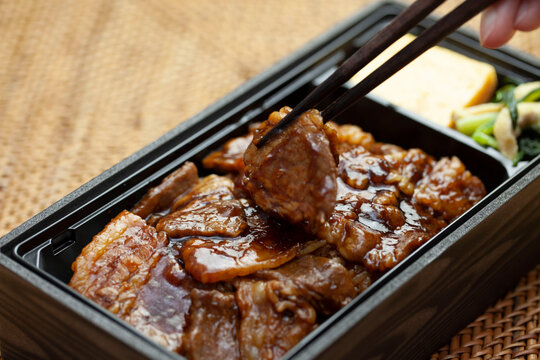 焼肉弁当 のストック写真 ロイヤリティフリーの画像 ベクター イラスト Adobe Stock 焼肉弁当 のストック写真 ロイヤリティフリーの画像 ベクター イラスト Adobe Stock