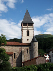 Fototapeta na wymiar Iglesia en Saint Etienne de Baigorry, Francia. Pais Vasco francés. Iglesia.