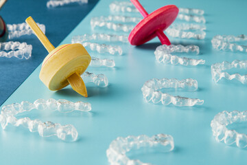 Transparent invisible dental aligners or braces aplicable for an orthodontic dental treatment