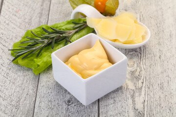 Cheese sauce in the bowl