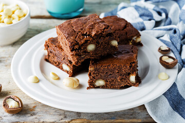 White chocolate chips macadamia brownie