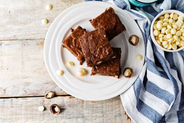 White chocolate chips macadamia brownie