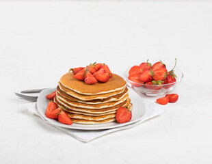 pancakes with strawberries