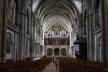 Fototapeta premium Interior of Bordeaux Cathedral, France