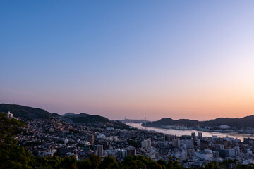 風頭公園から見る長崎市の夕暮れ　都市景観