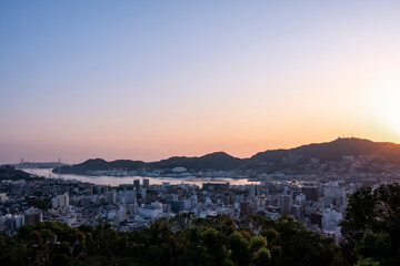風頭公園から見る長崎市の夕暮れ　都市景観