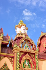 Fototapeta na wymiar Beautiful Thai temples, great in art and architecture.