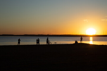 Fototapeta na wymiar praia, por do sol, palmas tocantins, sunset
