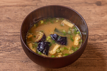 味噌汁　Typical Japanese miso (fermented soy) soup