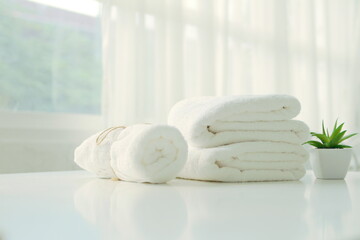 Fototapeta na wymiar white towels in a bathroom
