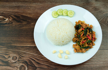 Stir-fried pork and basil