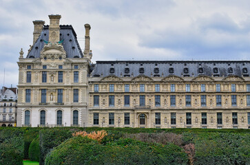 Fototapeta na wymiar Ala del museo de Louvre en Paris, Francia