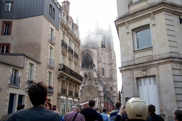 Cathédrale de Nantes en feux 