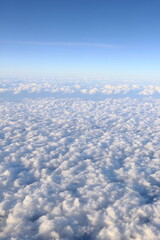 遥か彼方へ続く青空と雲海