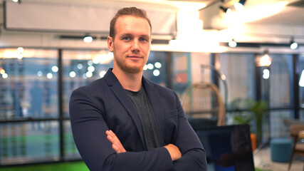 Fototapeta premium Start up businessman in office