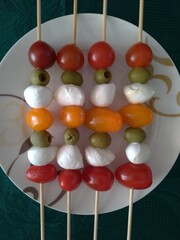 Healthy food for the summer - Fresh tomatoes, mozzarella and olives - 365682042