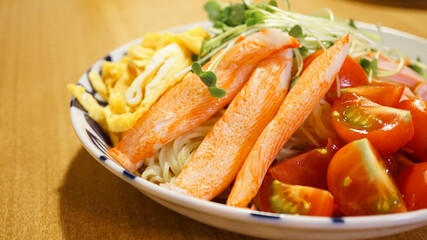 冷やし中華のカニカマ