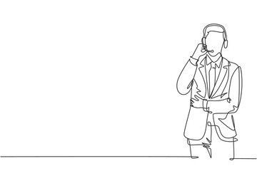 Single continuous line drawing of young happy male business consultant giving excellent speech to the seminar audience in class. Business workshop concept one line draw design vector illustration