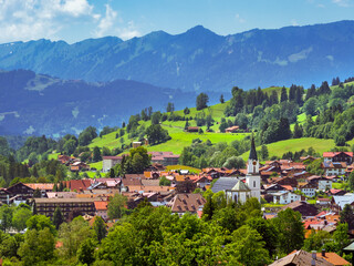 Fototapeta premium Bad Hindelang im Allgäu, Bayern, Deutschland