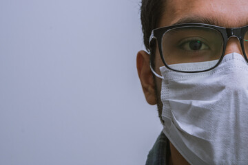 Mascarilla con lentes