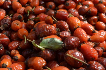 red and white grapes