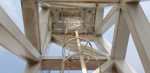 fixed steel back scratcher ladders