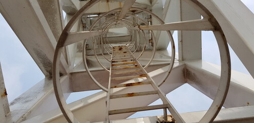 fixed steel back scratcher ladders