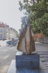 monument to marie curie